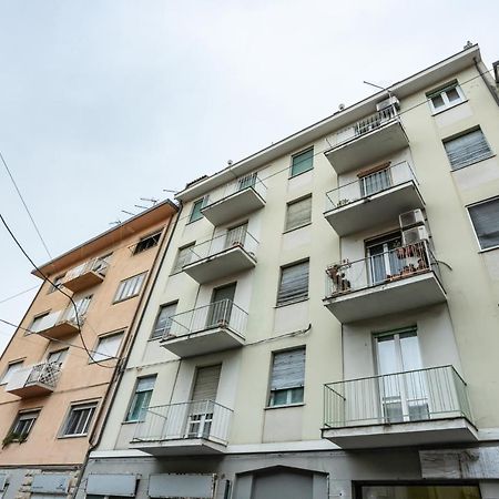 Yellowsunny Apartment With Two Balconies Πίζα Εξωτερικό φωτογραφία
